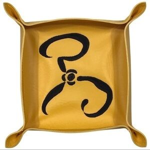The King in Yellow Dice Tray - Yellow